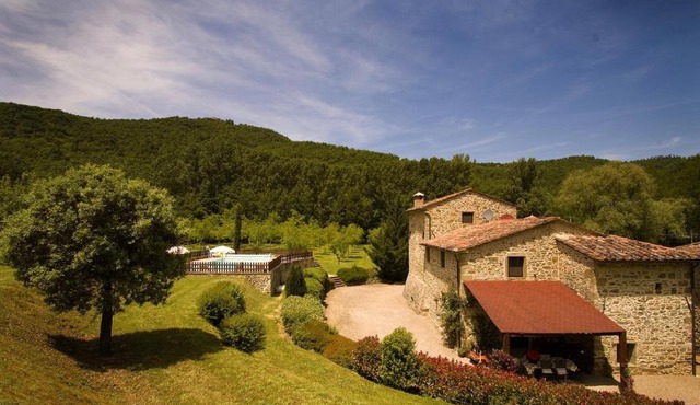Il Mulino - beautiful, family-friendly Tuscan villa with fenced pool