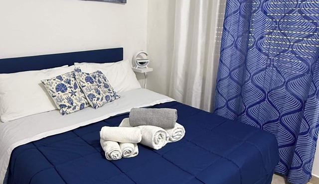 In the center,10 minutes to the beach.Pet friendly