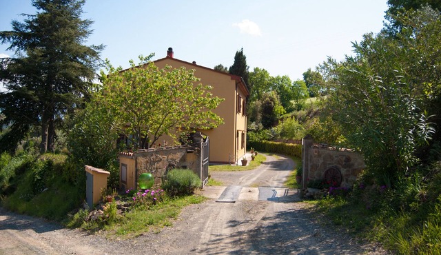 Isolated and peaceful farm located on the slopes of an enchanting valley