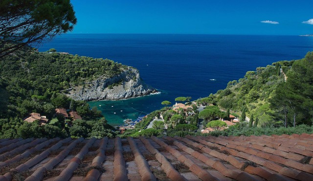Luxury villa with a breathtaking view of the islands of Giglio and Giannutri