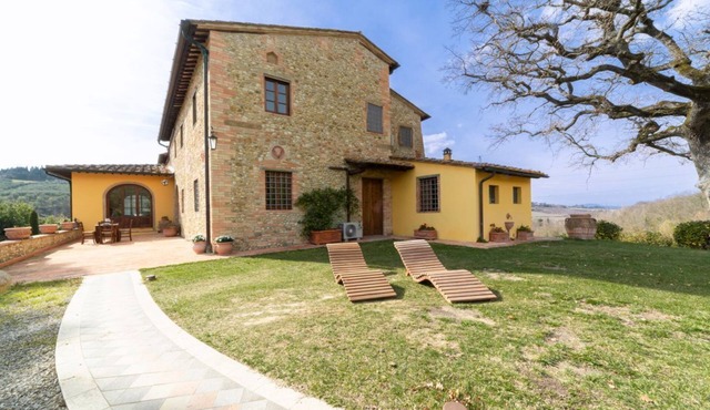 La Quercia, apartment with garden for 6/8 people in the heart of Chianti