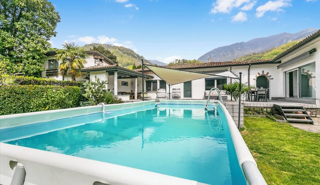 La Rotonda Villa with Pool and Jacuzzi, Maroggia, Switzerland