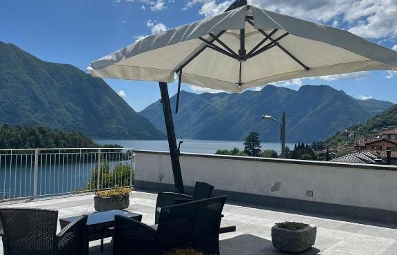 La Terrazza Sul Lago