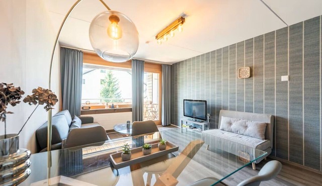 LAAX Central Holiday Apartment with Pool & Sauna