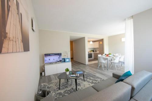 Laguna di Lugano with Balcony - Happy Rentals
