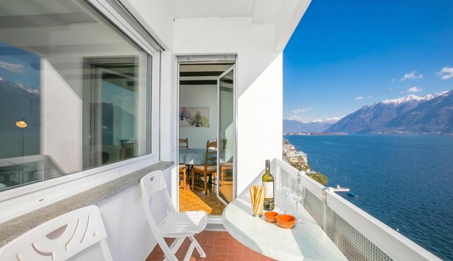 Lake View 2BR Flat in Porto Ronco, Porto Ronco, Ascona, Switzerland