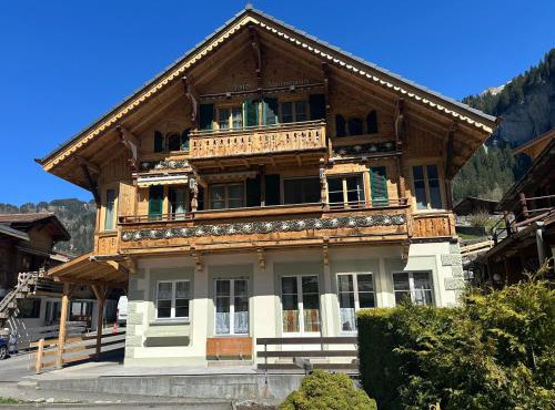 Lauterbrunnen Beautiful Staubbach apartment in a charming Chalet