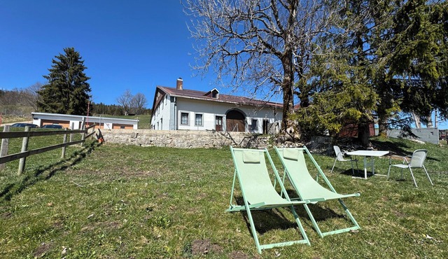 LE NID DU SENTIER VALLÉE DE JOUX · HOLIDAY HOME