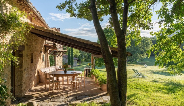 Le Pianore Private Tuscan Villa, Pool, Mountain views, 50ha Organic Farm