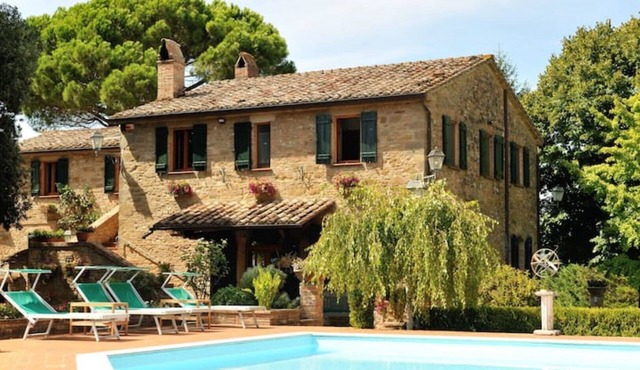 Levigne Villa- Luxurious Hilltop Estate with Pool and Tennis Court