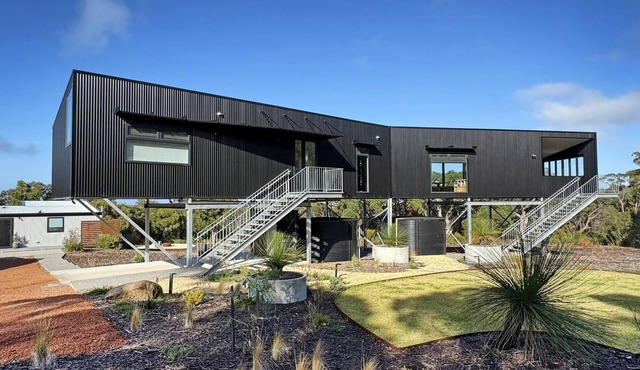 Lights Lookout: Elevated home, expansive sea views in Denmark