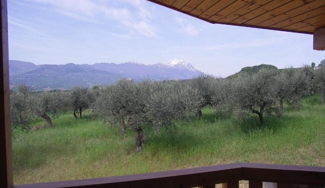 Loreto Aprutino Log house