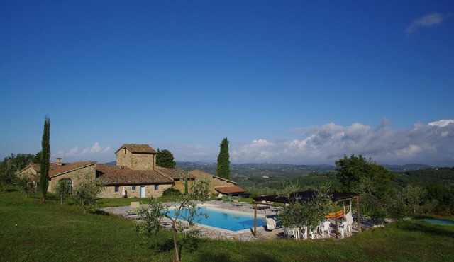 Lovely studio for 2 people in large estate with swimming pool