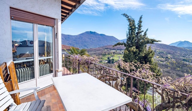 Lugano Hills View & Parking