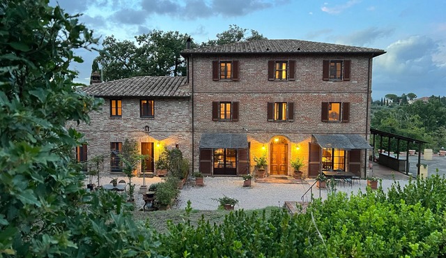 Lux Gated Estate Villa w/Private Pool Umbria/Borders Tuscany