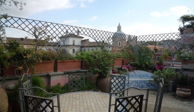 luxury penthouse in the heart of Rome with two terrific terraces on the domes