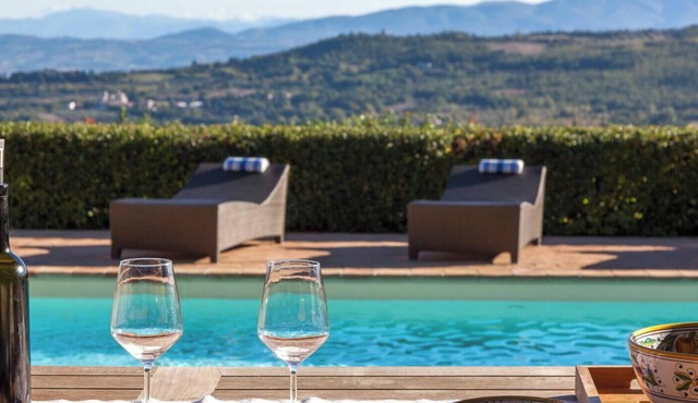 Luxury villa with pool, magnificent views. Air conditioning, wifi. Sleeps up 7