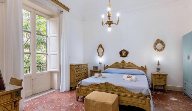 Maison Politeama Central - Walk everywhere! 5 minutes from Politeama theatre