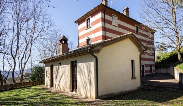 Mansion in Citerna with Pool & Garden