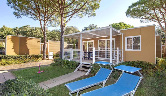 Mobile home with air conditioning