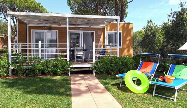 Mobilehome with air conditioning, pool in a sunny location