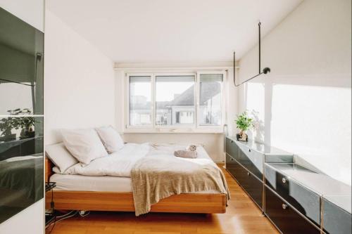 Modern Apartment with balcony in Zurich Center A Hoh - Self Checkin