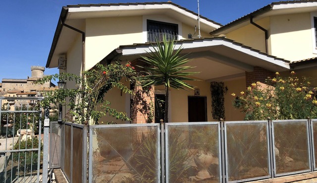 Monica's Independent Villa