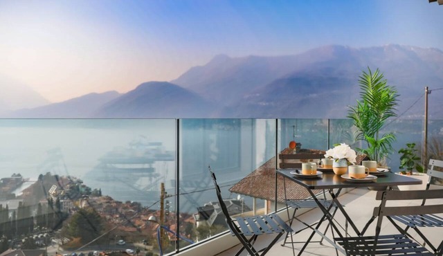 Nestled in a serene oasis, this apartment offers the perfect place to relax and recharge. With its spacious and beautiful interior, you will be captivated by the splendid views of Lake Como that greet you at every corner. This hidden jewel is equipped wi
