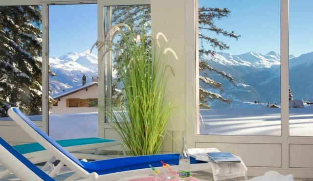 Nice apartment for 6 guests with hot tub, pool, WIFI, TV, balcony, pets allowed and parking