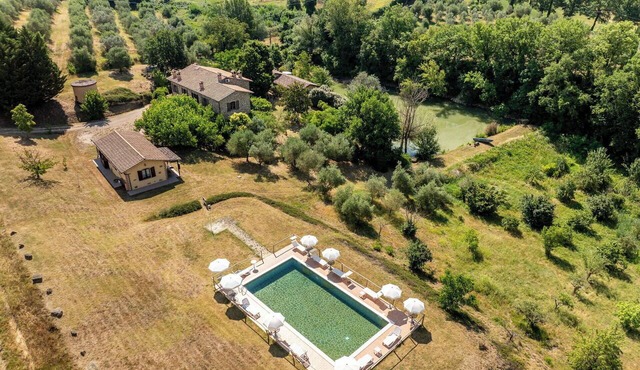 Nice apartment in villa with A/C, WIFI, pool, TV, patio, pets allowed and panoramic view