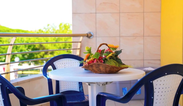 Nice apartment for 4 guests with A/C, private pool, WIFI and balcony in Alba Adriatica