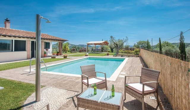 Nice home in Caldana -GR-