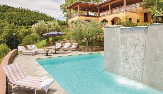 Nice home in Montecastelli di Umb.