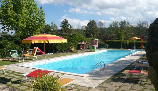 Nice Tuscan villa Pool,AC WI.FI 14 guests 7bedrooms 7bath, Families/friends