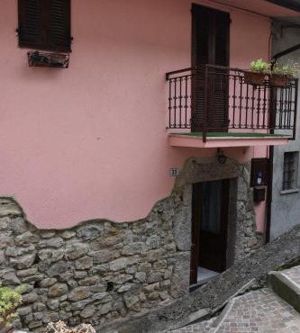 Nidodirocco relaxation and fabulous landscapes and lake