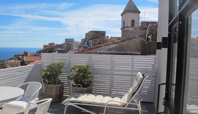 Old town house with roof terrace and magnificent view