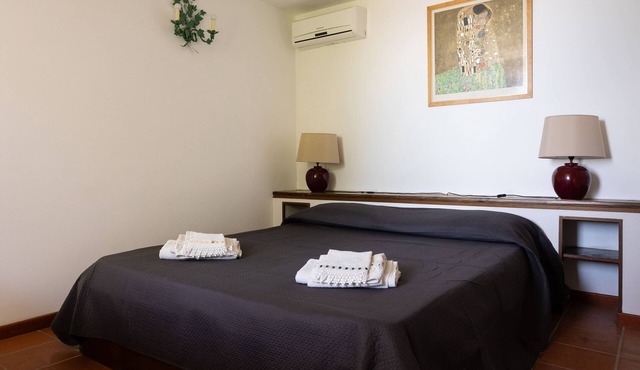 Olivetello - Suite - One Bedroom Guest House, Sleeps 3