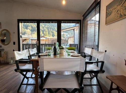 Out of the Box - Two creative tiny houses by Heiti Gstaad