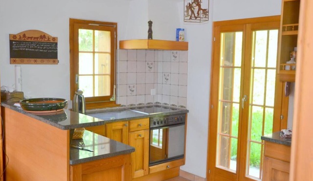 Outside : flat on the 2 upper floors of a chalet, in the center of the old village, for 6 persons -I