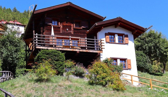 Outside : small, lovely, recently renovated individual chalet on 3 floors, suitable for 4 people, ba