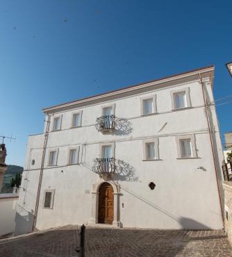 Palazzo Tilli in Casoli