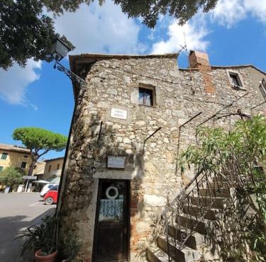 Private 2 bedrooms home in Saturnia centre