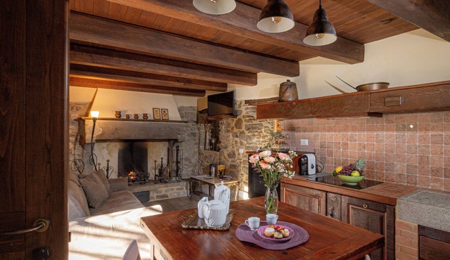 Purgatorio house, a typical Tuscan structure with pool, surrounded by nature.