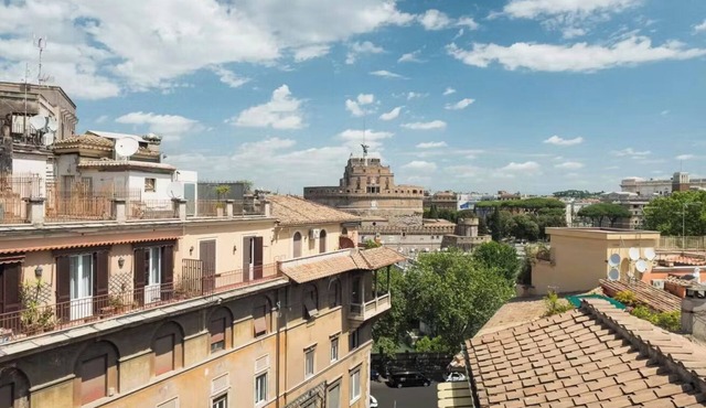 Renaissance views: Penthouse near Castel Sant'Angelo & St. Peter's Basilica in Roma