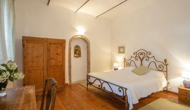 Renovated apartment just 20 km from Florence in the Tuscan hills