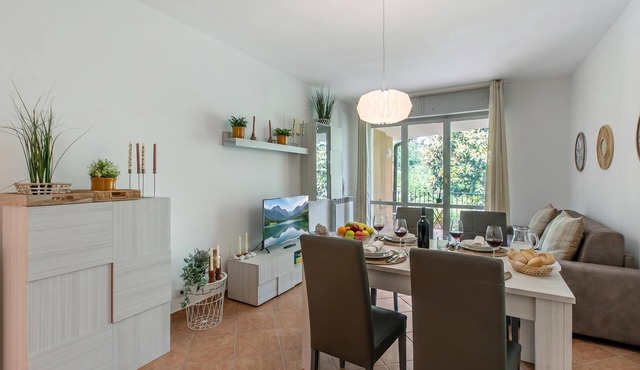 Residenza il Mulino: Lake Maggiore Ispra Apt with Terrace, Ispra, Italy
