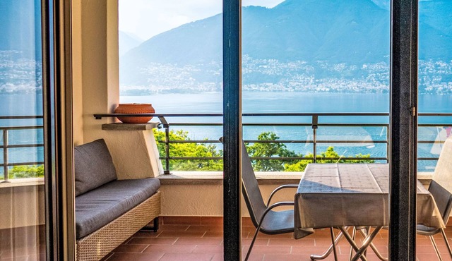 Residenza Viramonte - Casa Daniela, Wohnung 36 by Interhome