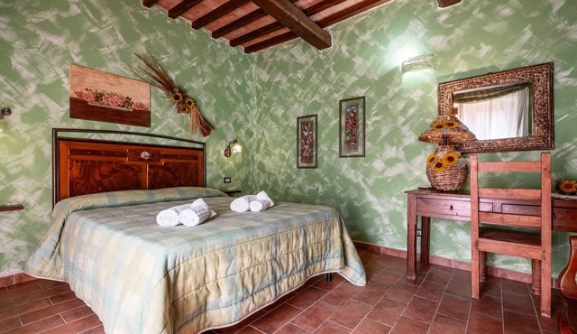 Room 'Camera 4 - Il Maggio' with Shared Pool, Wi-Fi and Air Conditioning