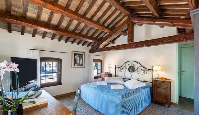 Room 'Villa Goetzen - Camera Matrimoniale' with Wi-Fi and Air Conditioning in Dolo