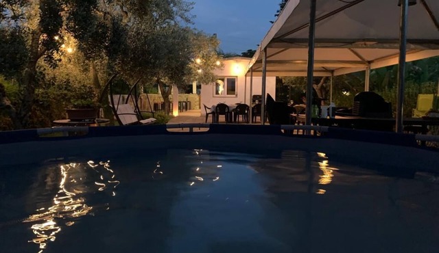 Rural detached house surrounded by greenery, healthy air and plenty of outdoor space. in Modugno